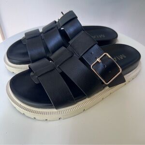 MIA Women's Gen Flat Sandals Black with white soles size 7.5 (true to size)
